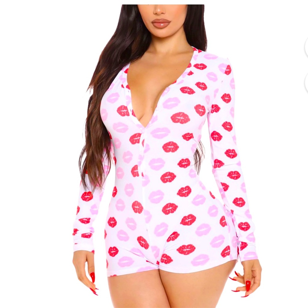 Hot Onesie Bundle Sleep Short sets Long Sleeve Comfy $4.99 shipping applied :-)